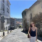 Soy una estudiante de ingeniería industrial en la upm y me encantan las matemáticas, por lo que ofrezco clases de apoyo escolar